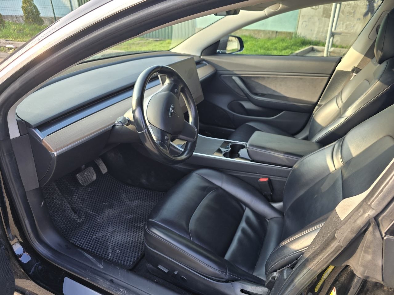 Фото 3 У продажі авто Tesla Model 3 Long Range 2018