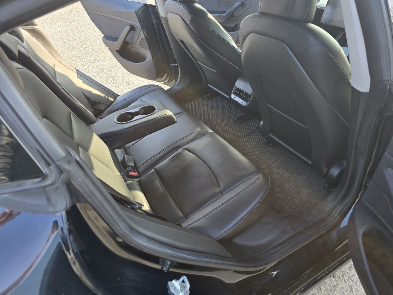 Фото 3 У продажі авто Tesla Model 3 Long Range 2018